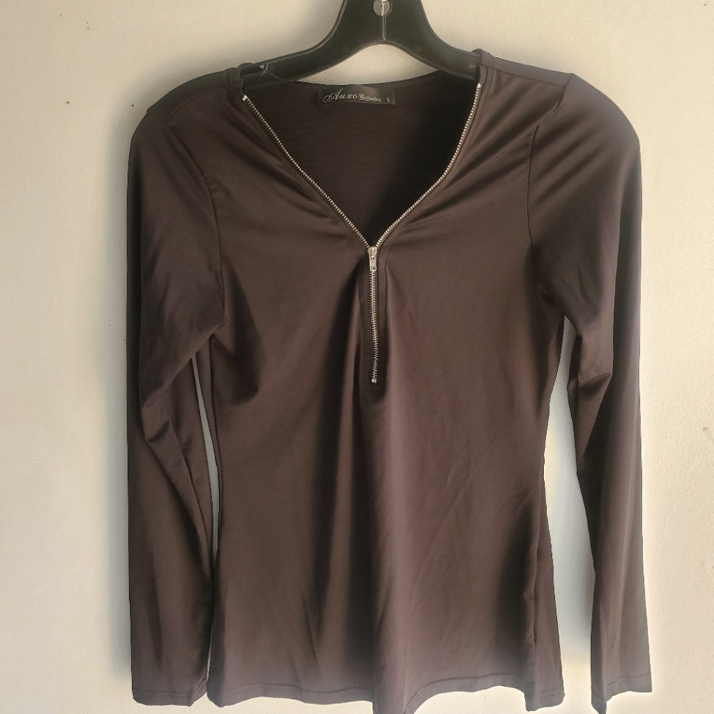Auxo Collection top